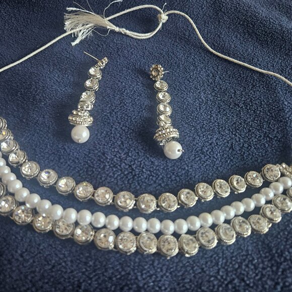 Diamonds and pearl Necklace Set with matching earrings length adjusting string - Picture 3 of 3